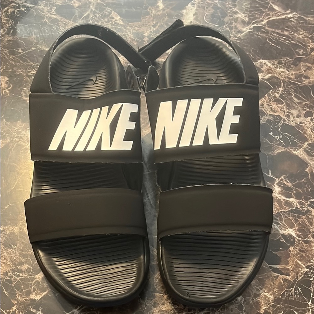 Nike Tanjun sandal